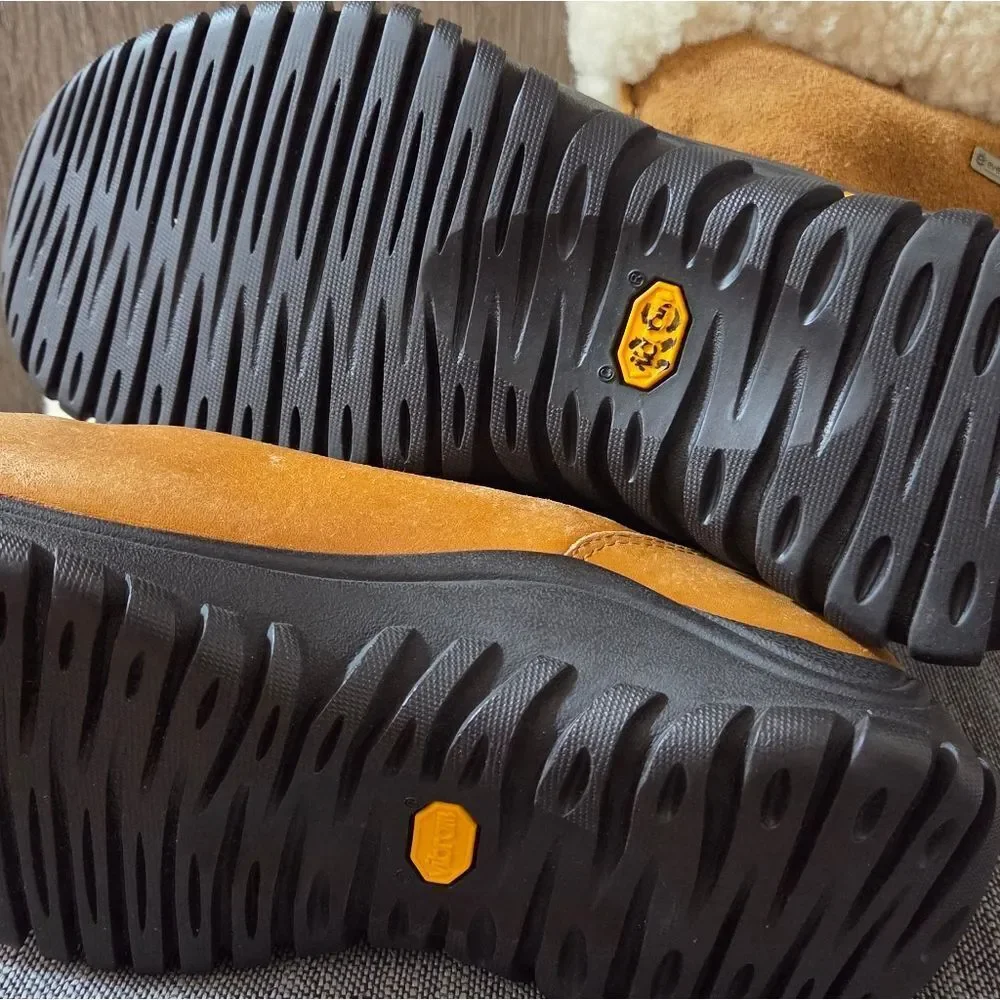 UGG Australia Bandon Marsh Chestnut Leather and Suede Boots Size 8